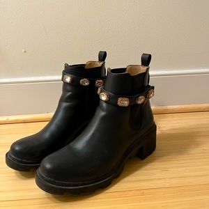 Steve Madden Amulet boots size 11